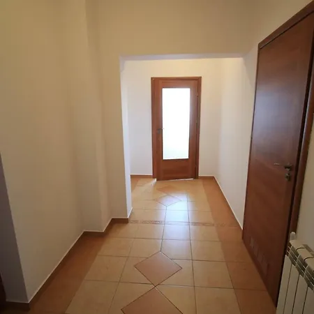 Apartament Nr 2 *